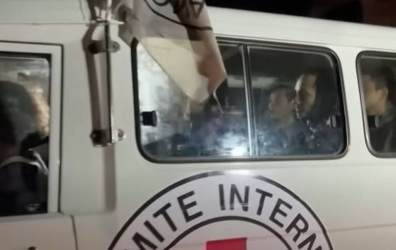 Gaza : Les libérations d'otages et de prisonniers se poursuivent dans le cadre de la trêve entre Israël et le Hamas