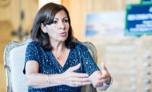 Anne Hidalgo : "Twitter est devenu ces dernières années l’arme de destruction massive de nos démocraties"