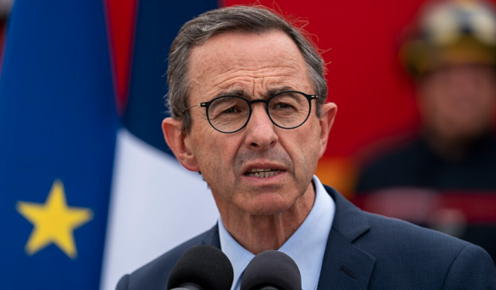 Les Républicains dénoncent la volonté d’Emmanuel Macron de créer un «label» pour les sites d’information