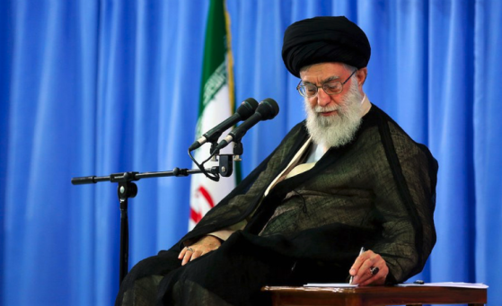 Alors qu’une importante flotte navale américaine se dirige vers le golfe Persique, l'Iran annonce qu'il considérera toute attaque contre son territoire comme «une guerre totale»,