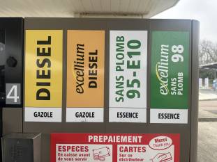 Carburants : face à la flambée des prix, Bruxelles pousse pour un jour de télétravail par semaine