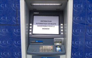 📉 Les distributeurs de billets continuent de disparaître en France